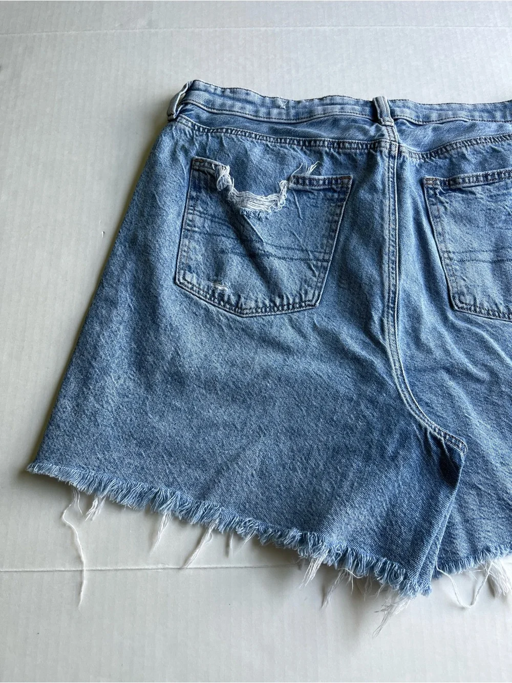 American Eagle Women’s Denim Baggy Mom Jeans Shorts 14